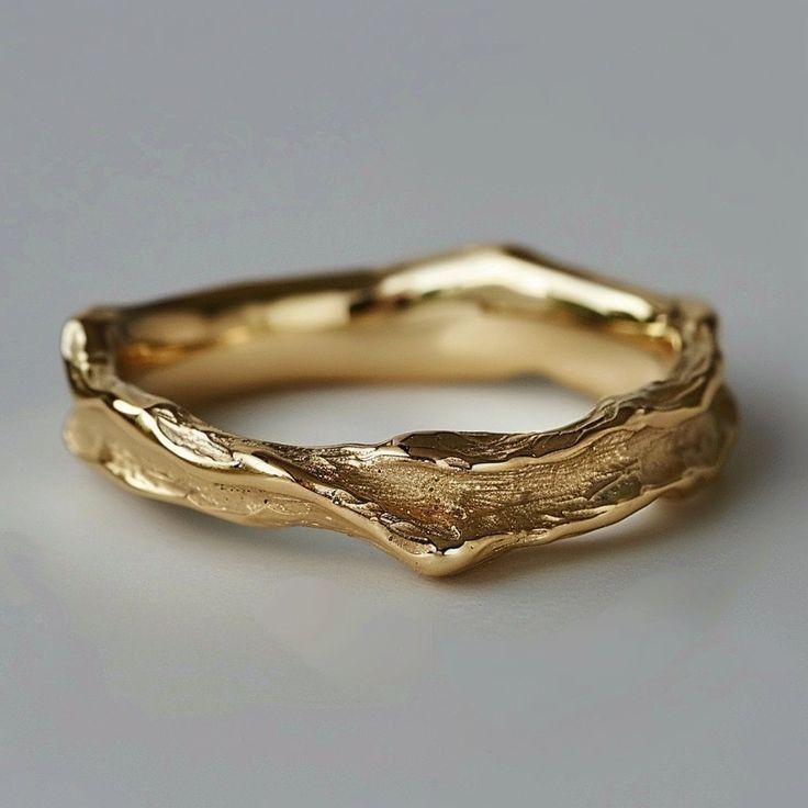 Gouden Gehamerde Ring™ – Vintage Stijl