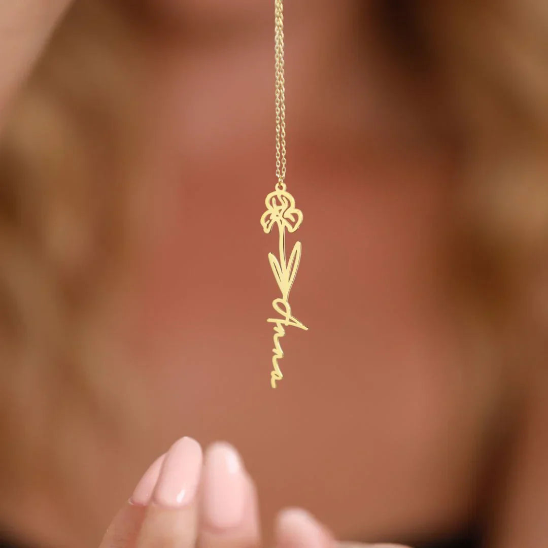 Gepersonaliseerde naamketting met geboortebloem