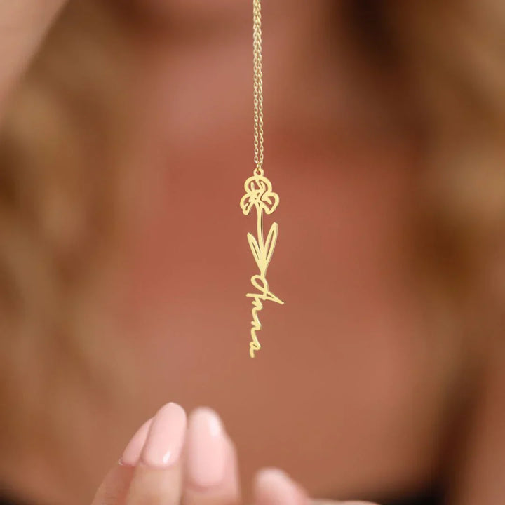 Gepersonaliseerde naamketting met geboortebloem