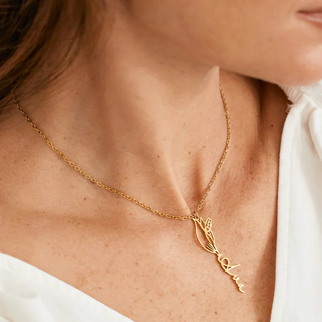 Gepersonaliseerde naamketting met geboortebloem