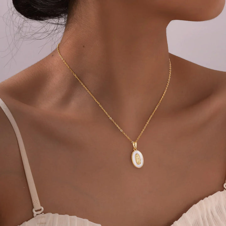 Ketting met Ovale Hangertje van de Maagd in Goud