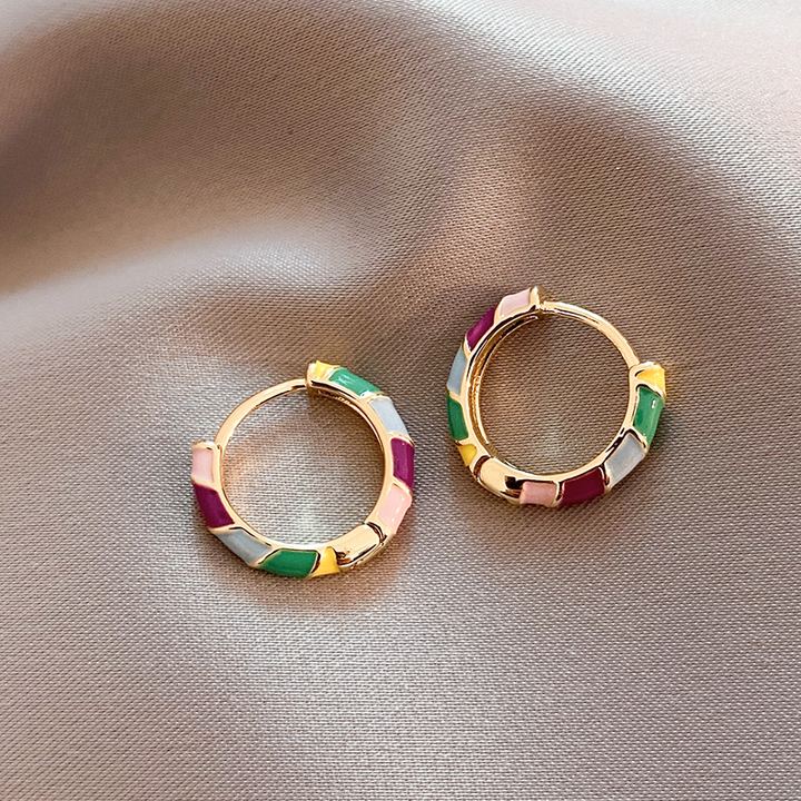 Elegante Oorbellen met Gouden Emaille