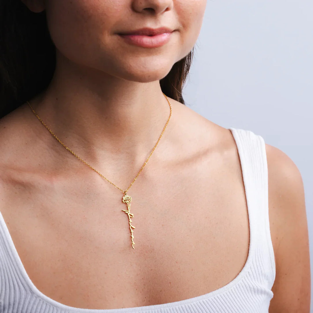 Gepersonaliseerde naamketting met geboortebloem