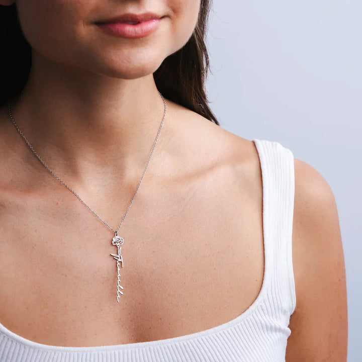 Gepersonaliseerde naamketting met geboortebloem