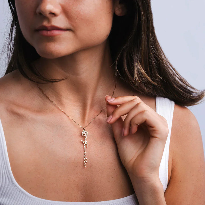 Gepersonaliseerde naamketting met geboortebloem